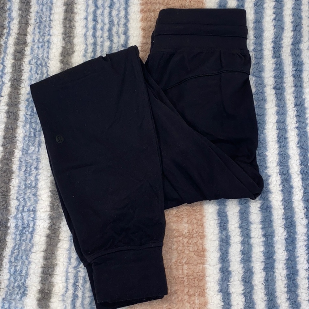 lululemon joggers size 2